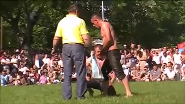 Oil wrestling 