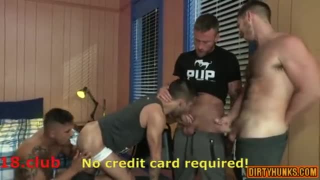 Muscled hunks fuck BB
