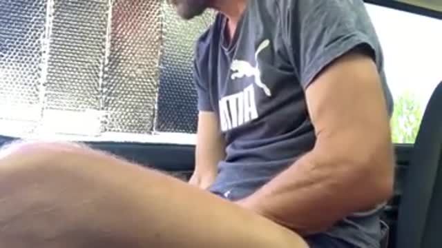 Quick car suck while car cruising - cums in his mouth