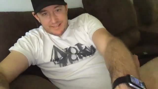 AMATEUR THICK BWC YOUNG MARRIED DADDY JERKS OFF TO ONLINE