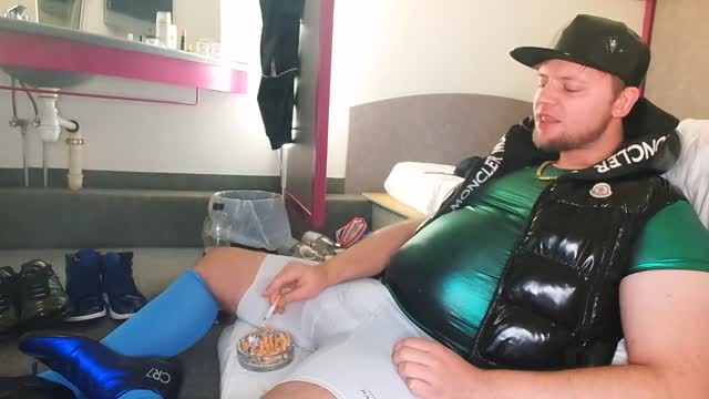 Smoker with belly