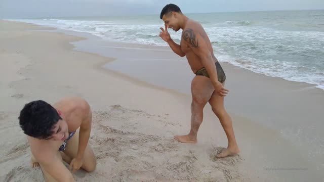 beach wrestling