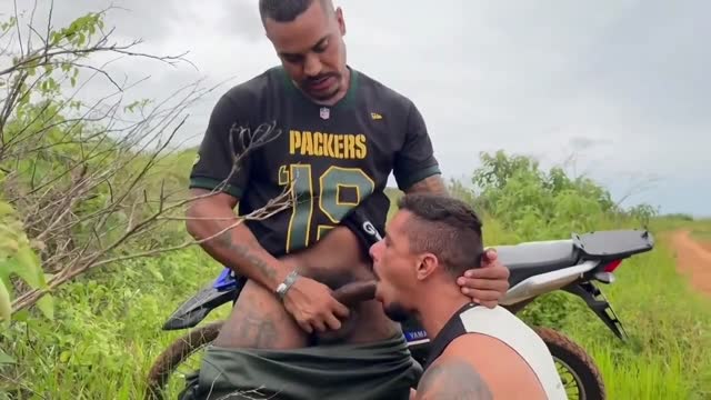 Two Brazilians pull over on the side of the Road