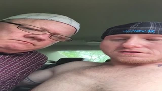  amateur cock sucked by older guy