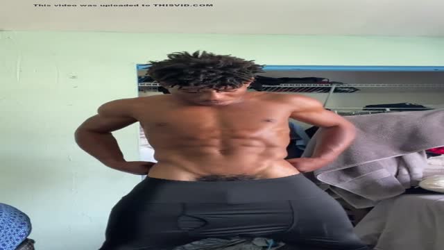 twunk shows off