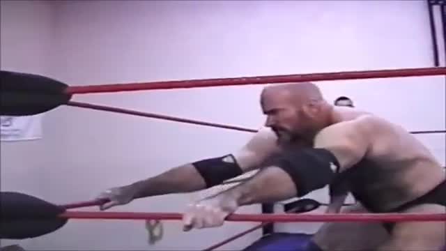 Muscle wrestling 