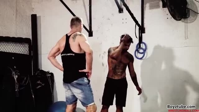2 Guys Rassle for Dominance 2