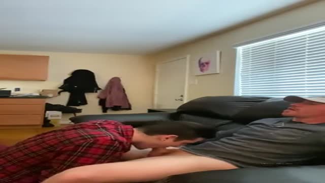 str8 guy gets sucked