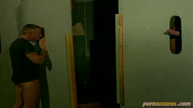 Gloryhole sucker