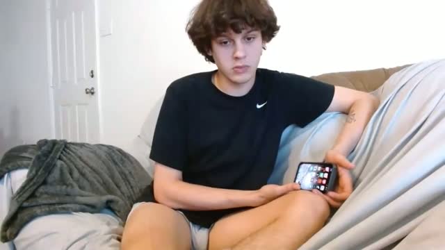 Horny Twink Jerks-off and Plays With His Hole