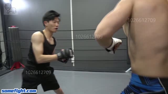 2 vs 1 boxing small win