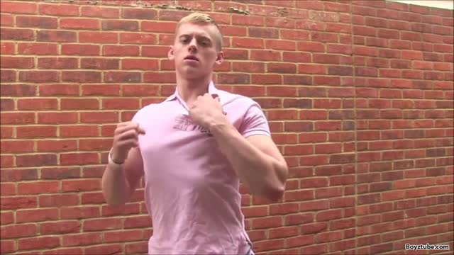 B@sllisk flex outdoor and being cocky