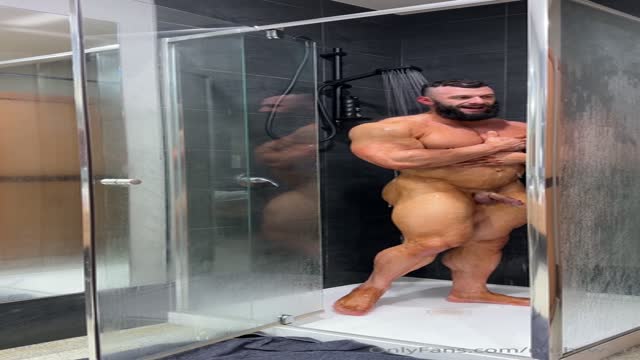 Pro IFBB Australia Super Butt BB Nath Wyld Shower After The Bodybuilding Contest