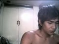 flip guy jerkinjg off on cam