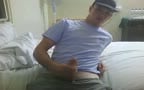 Amateur jerks off
