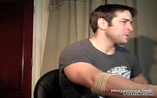 Sensual Muscle Man Stripping