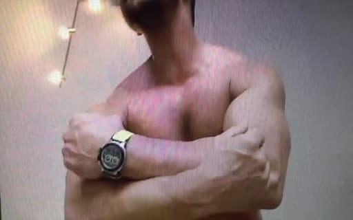 Smooth Hunk Blowing His Load On Webcam Show