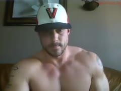 Hunk jerks off on webcam 1
