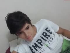 Mom is not at home, let me do something dirty and let my friends see me.