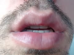 muscle stud shows off on cam