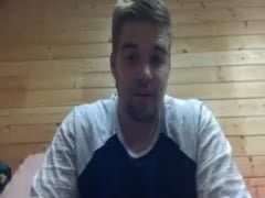 Chubby Stud Jerks off to Porn