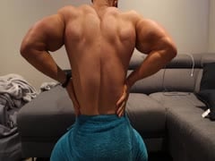 aussie bodybuilder shows off