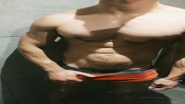 Stan jerks off in gym shower