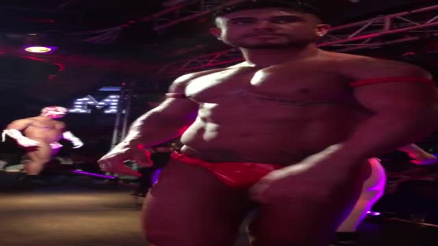 Diego Lauzen Gogo Dancing 