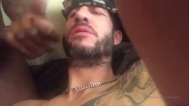 John cums in Chris mouth