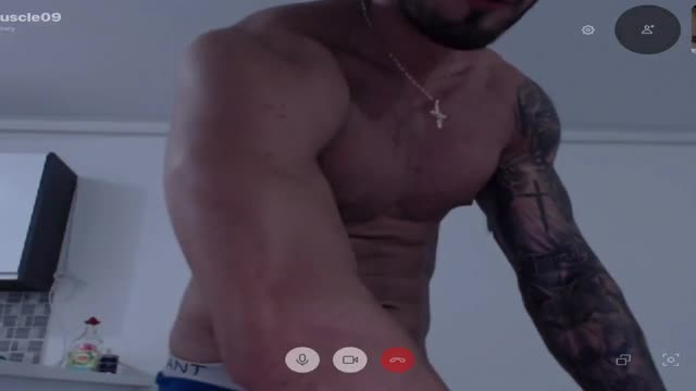 Arab muscle verbal flexing