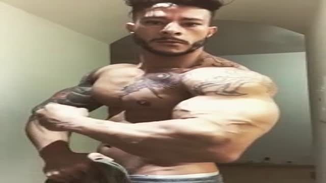 Flexing show off