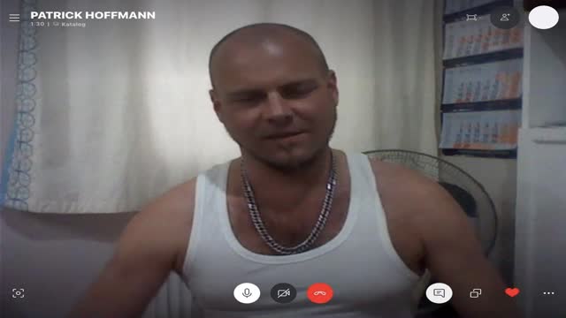 Guy in white tank jacks off and cum