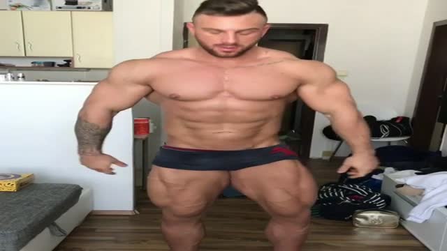 Czech Muscle Porn - GayForIt.eu - Free Gay Porn Videos - Cute czech bodybuilder