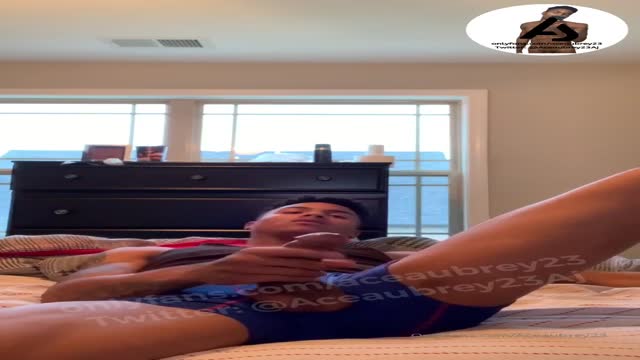 Str8 guy plays in asshole