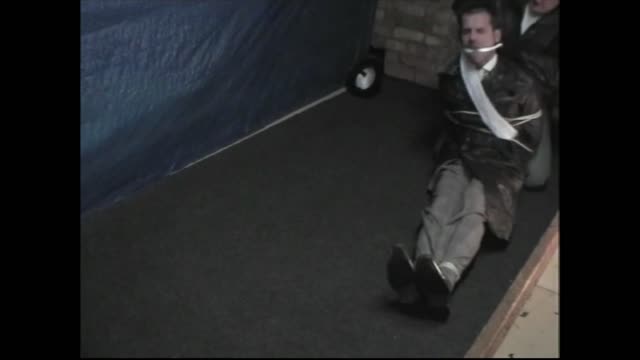 captive detective