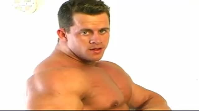 horny mfo hung bodybuilder