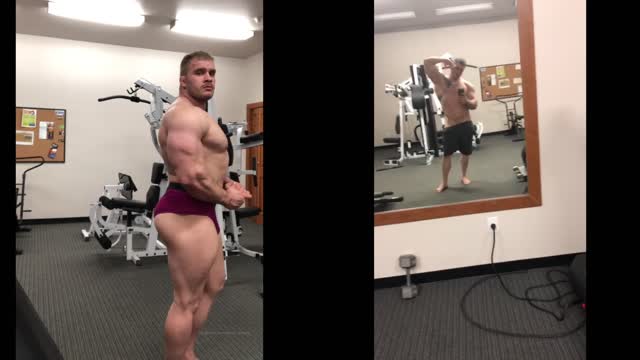 hot bodybuilder showing off