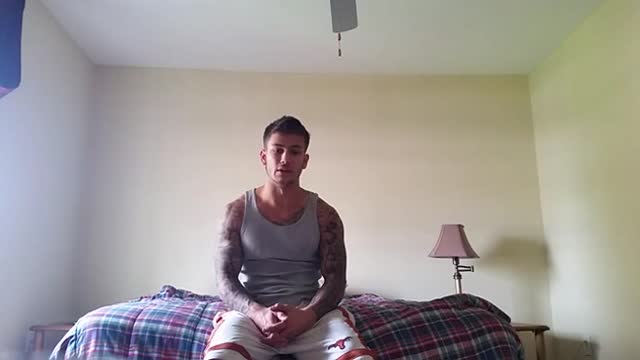 Michael Hoffman cuelga un nuevo video porno masturbandose