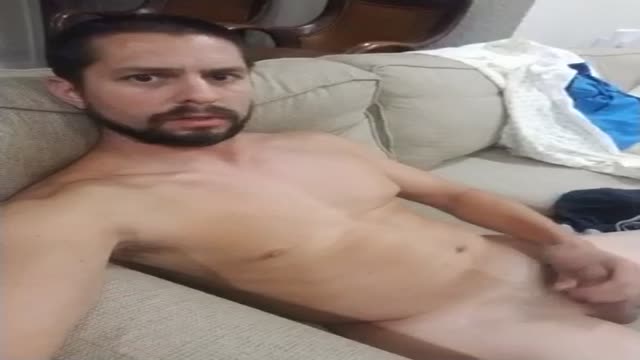 Str8 Loves to be Exposed