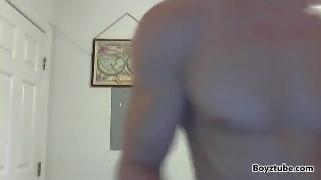 Muscle Twink Poses, Wanks and Showers