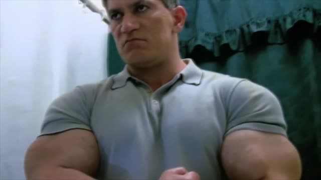huge biceps to worship