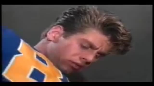 Football jock gets serviced