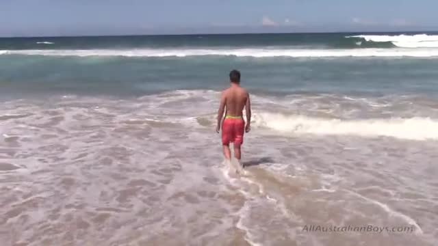 Sraight Aussie at the gloyhole
