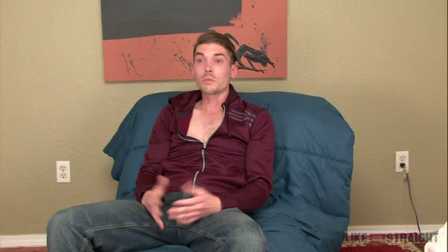 Str8 white guy gets blown