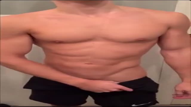 MUSCLE GUY JERKING