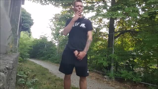 pipi et cigarette