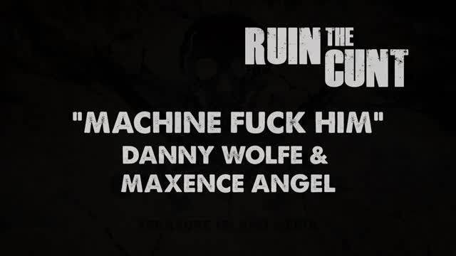 MAXENCE ANGEL fucks the hell out of DANNY WOLFE