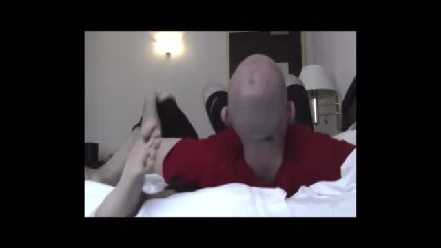 foot wrestling
