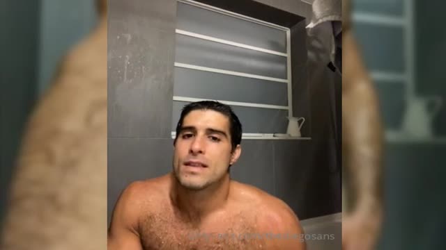 A shower, a wank and cum up the ass!!!