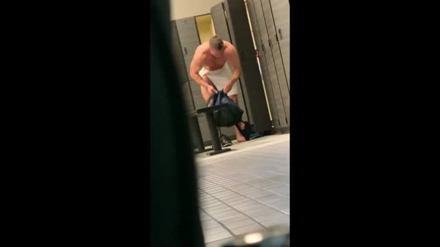 Caught a sexy x at the gym 